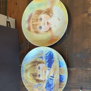 1985 Knowles Vintage Set of 2 plates by Frances Hook